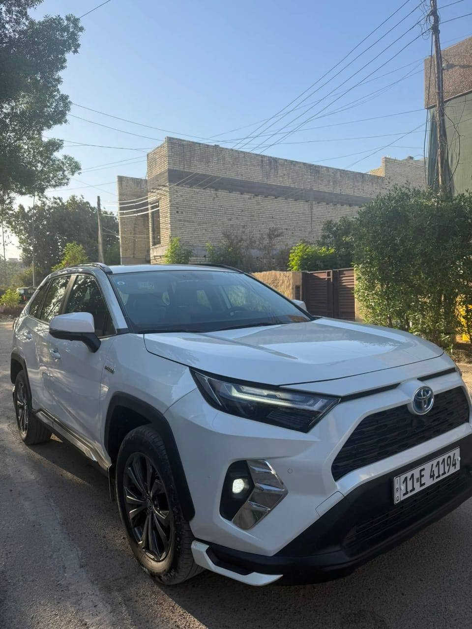 السلام عليكم .. 
رف فور 2023  بغداد هايبرد خليجي شركة ساس كفاله الشركة كير ومحرك وصدر  بعدهي ضمن مدة الضمان
 فول مواصفات 
محرك ٢.٥ 4سلندر
 كير 8 سرعات  اوتو 
 فتحات تكيف خلفيه 
 حساس امامي خلفي 
مصابيج LED اماميه واناره نهارية.
 ماشيه 33 الف  
 ملاحظة ...
 السياره كفاله عامه عدا تكحيل بسيط في الدعاميه الاماميه والخلفيه موضح بالصور 
  اضافات السيارة ...
 دوشمه محيطيه للسياره بالكامل
عازل حراره للسياره بالكامل
   السعر .. ( 280 ورقه )  مجال بسيط
  العنزان : بغداد الشعب قرب النادي العربي
 للاستفسار الاتصال على الرقم 
 ***********
