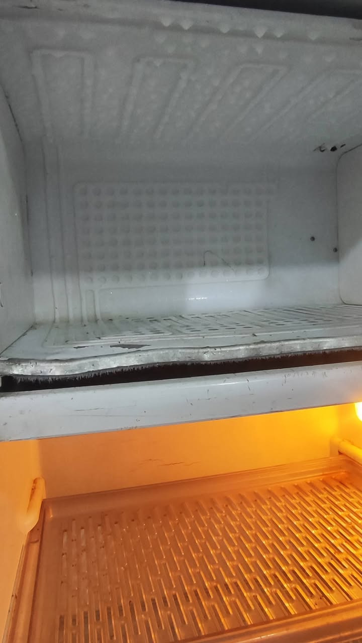 السلام عليكم ثلاجه البيع نوعيه كربازئ مصري نوعيه جيده و عل فحص ماابيه اي عطل العنوان نجف ***********
