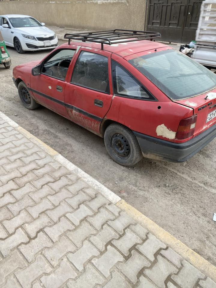 السلام عليكم 
للبيع اوبل فكترا موديل ١٩٩١ سنويه ورقم جدد سياره بلاديه مكينه ١٦٠٠ للاستفسار ***********
السعر ٢٨
