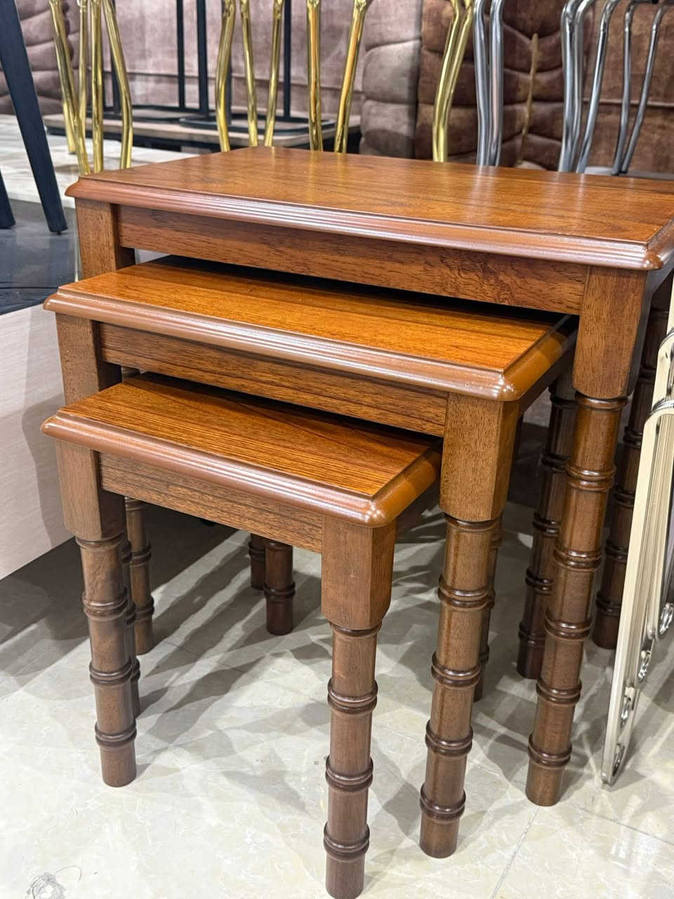 معرض صلاح آلدين للأثاث المنزلي للجمله والمفرد 
وصول طبلات خشب زان مصري ثقيل 
صبغ حراري لامع شي خرافي وراقي 
3 مدرج فقط ابيض جوزي بسعر جمله 
***********
العنوآن تكريت الزهور مقابل كليه تربيه البنآت مجاور تانكي المآء قرب غصن الزيتون
