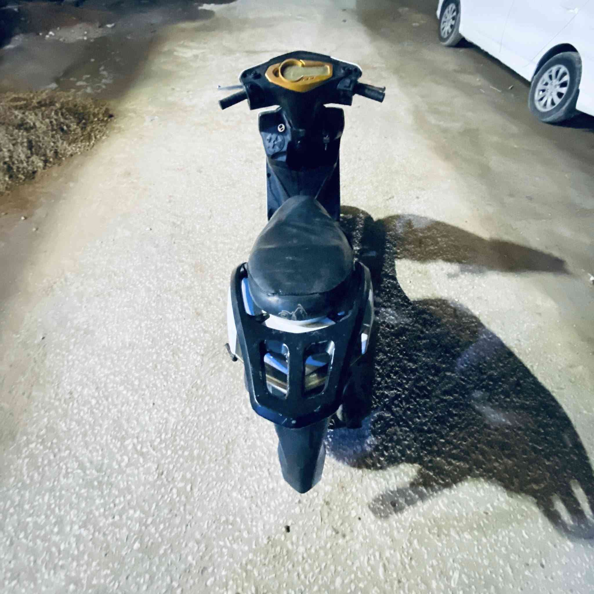 السلام عليكم دراجه سكنس لد صيني مجفته مره وحده نضيفه يحتاجله بس كفرات و لجوزه مكسوره
السعر350

العنوان:كربلاء حوالي ابو مهدي المهندس

الرقم:*********** موجود واتساب
