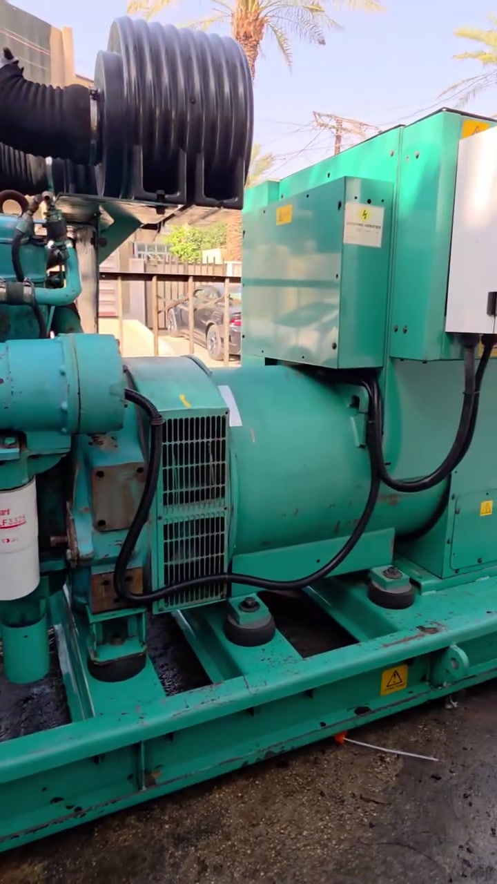 مولدة كمنز ١٢ سلندر خمسة ونص مكفولة للبيع
واتساب ***********
