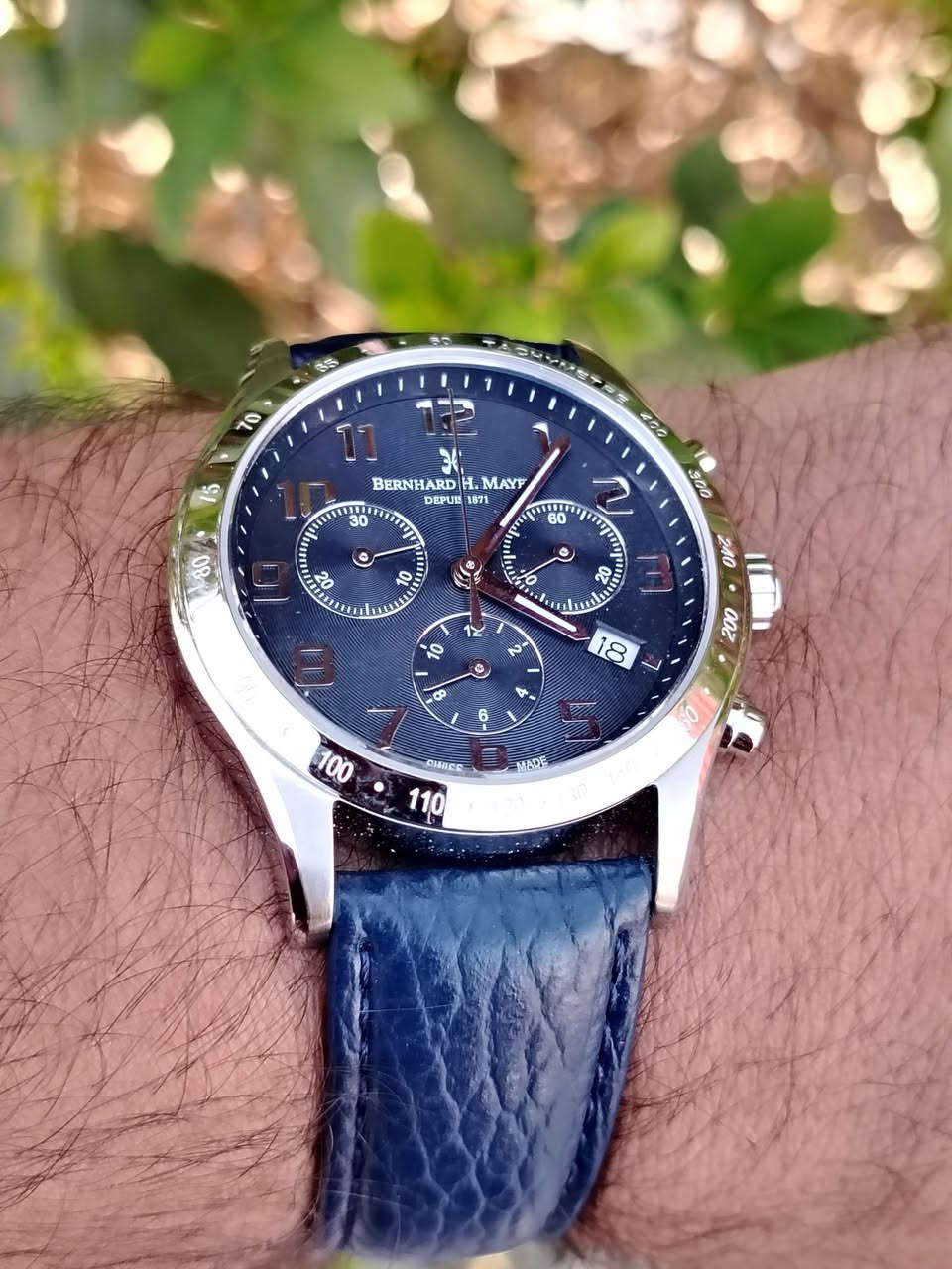 تحية طيبة لجميع
⌚ ساعة من ماركة برنارد اج ماير Bernhard H. Mayer
ماكنة كوارتز صناعة سويسرية 🇨🇭🇨🇭🇨🇭
ستوب وج نافذه تاريخ يومي 
اللون نيلي جديده غير مستخدم 
مع العلبه والاوراق اصلي
يوجد توصيل لكافة محافظات العراق


**إذا كنت صاحب هذا الإعلان وتريد حذفه لأي سبب، رجاءا أرسل رسالة إلى الدعم الفني**