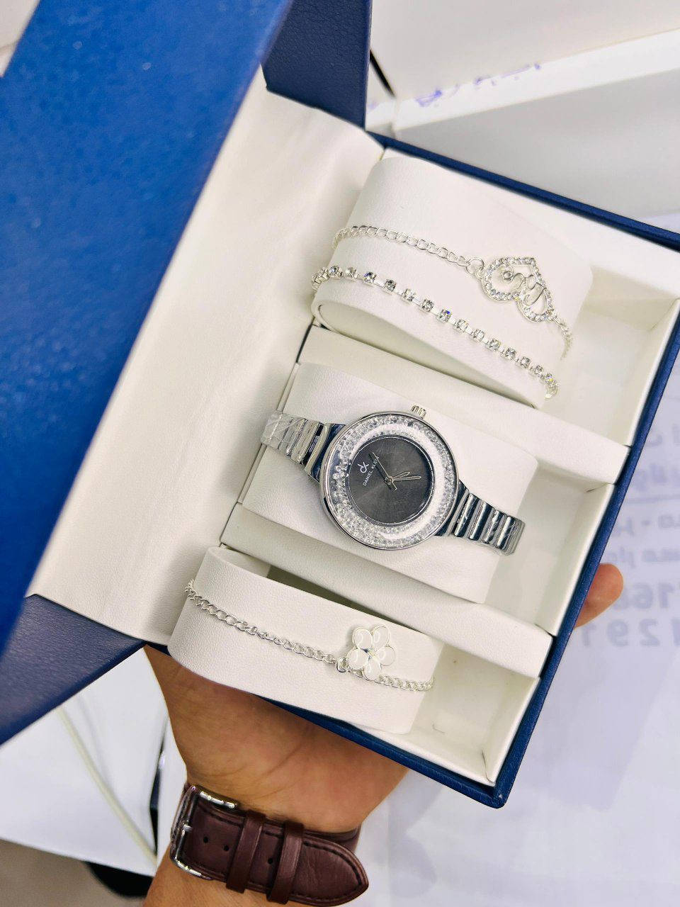 طقم ckرهيب ينفع هديه للغالين علي القلب 
للطلب والاستفسار راسلنا على الواتساب 0913329962


**إذا كنت صاحب هذا الإعلان وتريد حذفه لأي سبب، رجاءا أرسل رسالة إلى الدعم الفني**