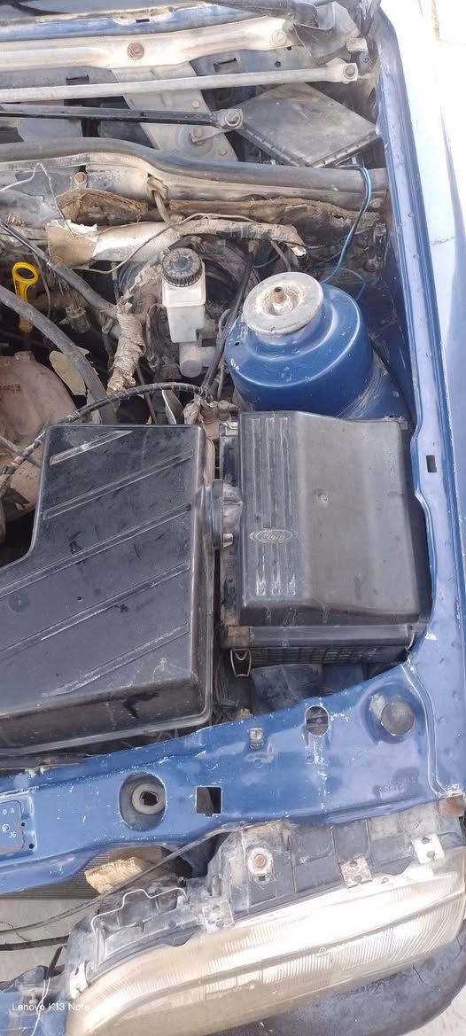 سلام عليكم فورت سيرة البيع  سيارة حلوة يعوزة ترتيب شرط تحويل محرك وكير شرط سعر مناسب 12 ***********
