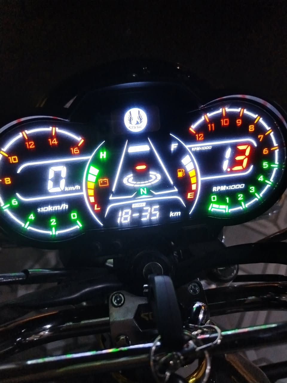 السلام عليكم دراجه شبه دائما لبيت ابيخه ويدلل دراجه ما ماشيه وياه يجي ست بصمات  الدراجه اوراق كامله هلا بيك ويدلل مكاني نادر مقابيل بانزين خانه مال عرفان السعر 1,50 وبيها مجال الشرائح خلي رقمه يخابرني؛؛ ***********
