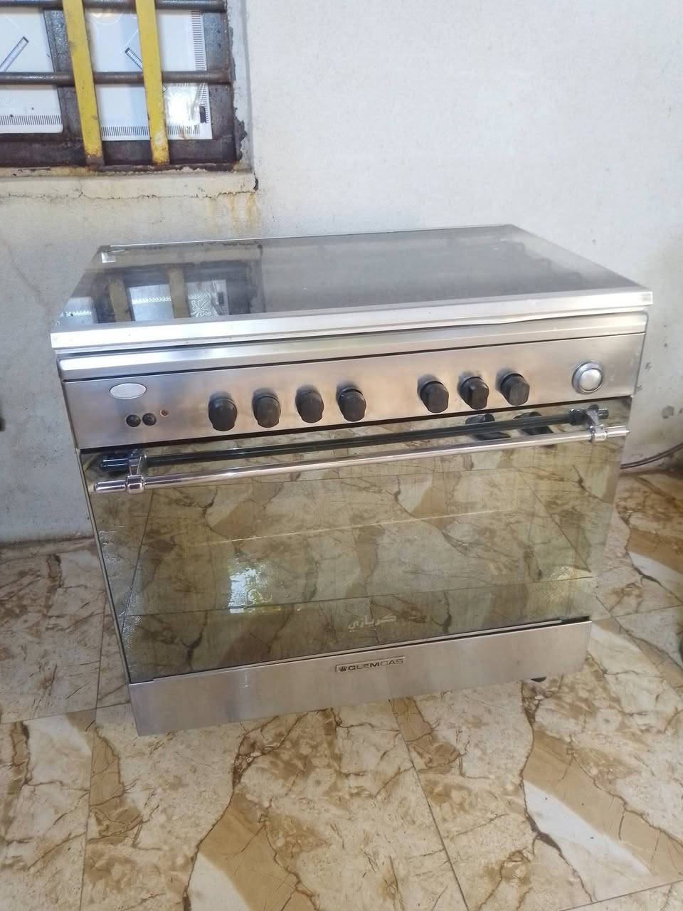 غراض بيت للبيع غساله وطباخ شرط الشغل وشرط النظافه بسعر مناسب مكاني بصره حيانيه شارع الطاگ للأستفسار ***********

