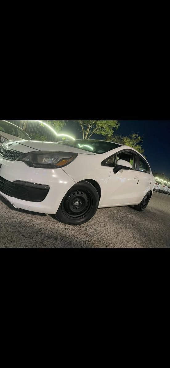 سلام عليكم
كيا ريو موديل 2016 وارد امريكي
حادثها غرق صور امريكا موجوده ويه الصور 
سياره خير من الله تعال كلب وشوف
صدر جديد وتايرات جدد
شاشه وكامره 
بيها ضربه بجاملغ الامامي موجوده صورته
السعر 90 وبي مجال حك الجيه
مكاني بغداد الحريه
السياره ب اسمي


**إذا كنت صاحب هذا الإعلان وتريد حذفه لأي سبب، رجاءا أرسل رسالة إلى الدعم الفني**