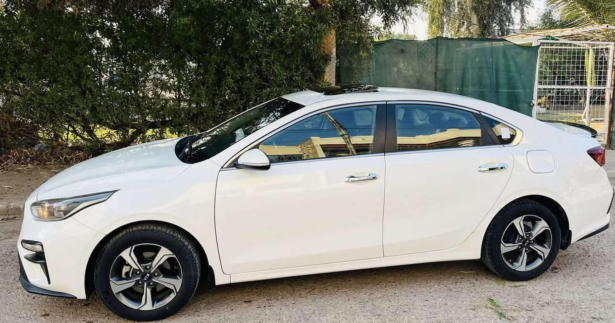 السلام عليكم سيراتو 2019 خليجي مكفول من الصبغ والبارد كير محرك مكفولات السيار فول عده البصمه 
تحكمات فتحه قطعتين تبريد مري شفط اشاير بالمري كشتات جلد ابلادي السعر 152 
بسمي رقم بغداد ماشيه 119 
مكانه بغداد الكرخ الهاتف (***********)
