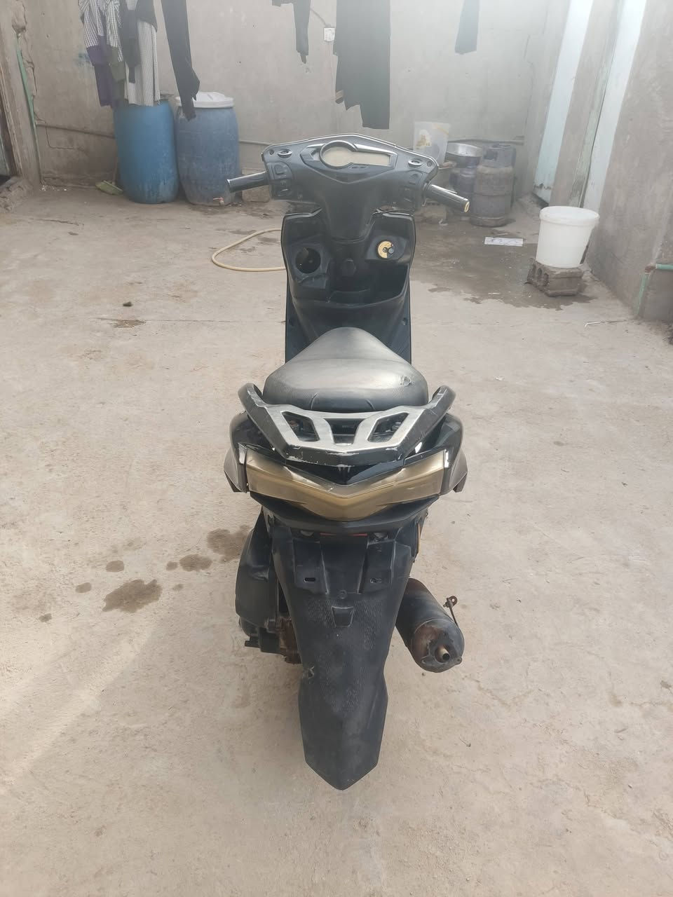 دراجه سكنس للبيع المكان حي الفارس قرب محطه الفارس
***********
