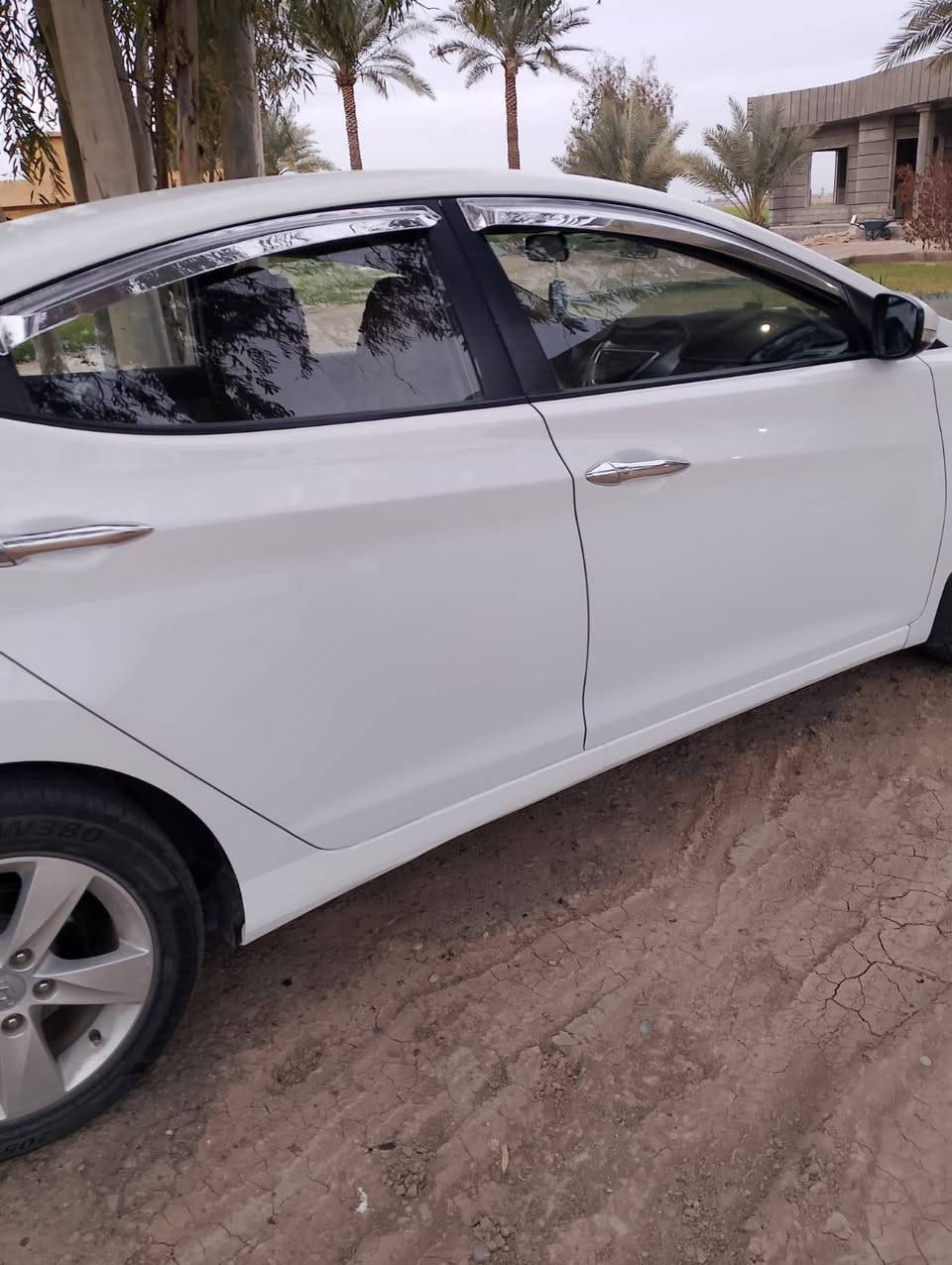 النترا 12 محرك 1800
مكفوله من الصبغ والمعجون ما عدا بارد خفيفة
ماشيه 149 
الموقع صلاح الدين الدجيل 
***********
