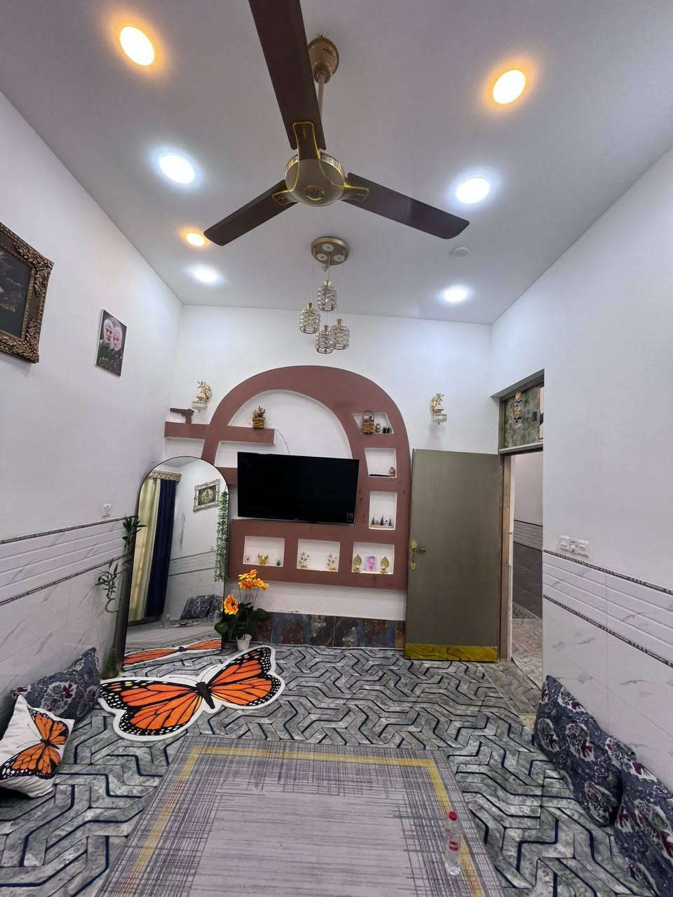 👋🏻السلام عليكم                
🏠دار للبيع المساحه 100م
زراعي سكني
البيت يحتوي على ✅
2 غرف نوم 🛌 
استقبال 
مطبخً 
حولي 
صحيات داخليه وخارجيه 
الموقع بغداد منطقة الانتصار شارع ابو عمار الشريفي 
مقابل مستشفى حماد شهاب 
للاستفسار والتواصل 
***********
