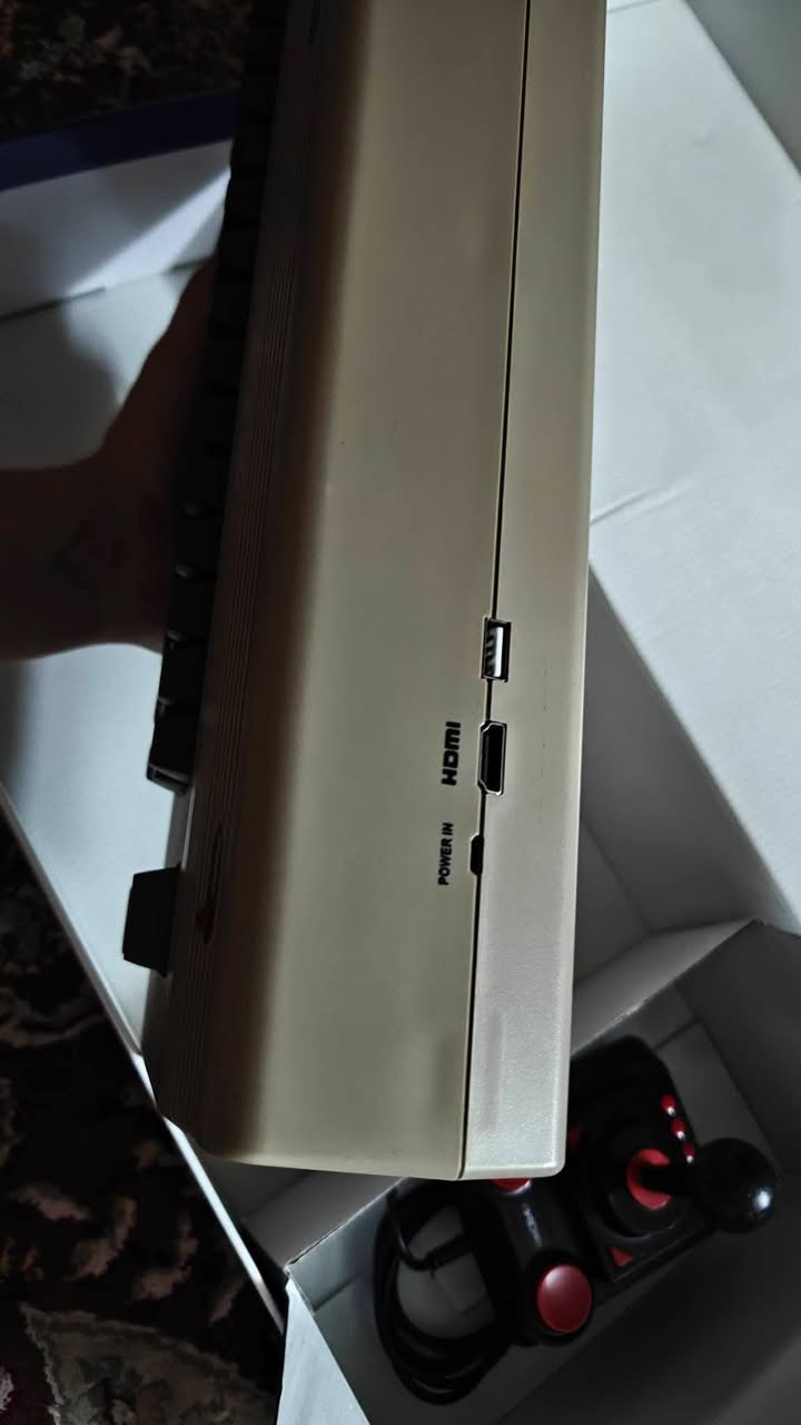 كومدور اصلي HDMI
140 الف مع توصيل


**إذا كنت صاحب هذا الإعلان وتريد حذفه لأي سبب، رجاءا أرسل رسالة إلى الدعم الفني**