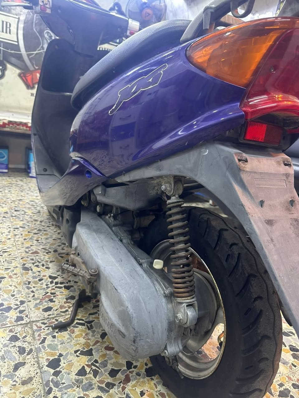 للبيع عصفوريه رمبه كفاله عامه شلعه معدل فول دراجه جديده السعر 675وبيها مجال العنوان الاعظنيه شراي يتصل ***********
