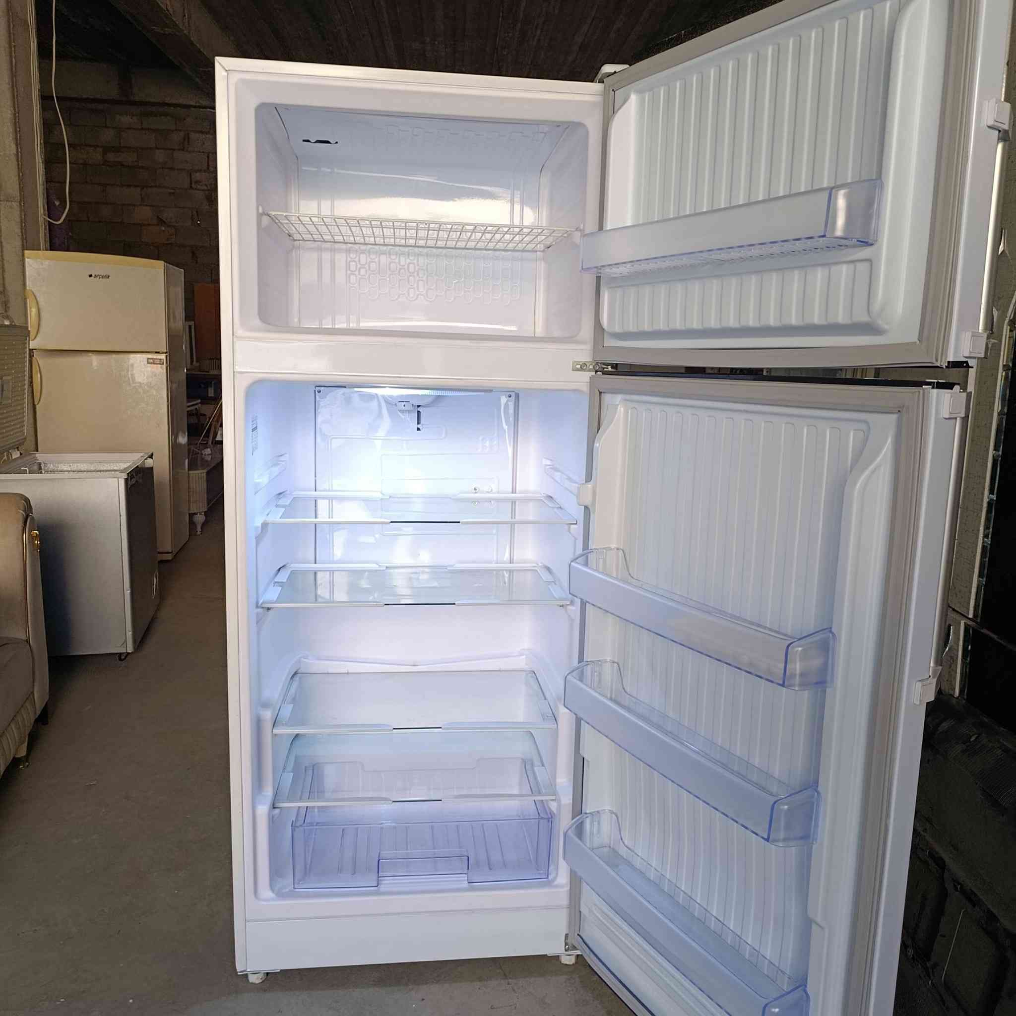 سـلاوی خوداتان لێبێت ئەو سەلاجە بۆ فرۆشتن سەلاجەکە 20 قەدەم مارکەی جەنەڕانە  کە تەنها چەن ڕۆژەک بەکار هاتو حسابی نوێی بۆ دەکریت هەر  بەرزێک خوازیارە پەیوەندی بکات یا خود نامە بنێریت
***********
***********
تێبینی ناو  نـیشانم سـۆران بەرزێوە
