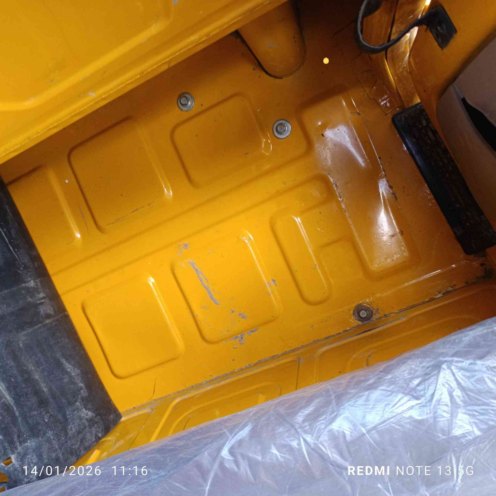 سلام عليكم تكتك للبيع مديل 21 اي خياس مابيهه 
بيهه راشات قليله 
سعر 7750
مكان ديالى دلي عباس 
ه‍ ***********
