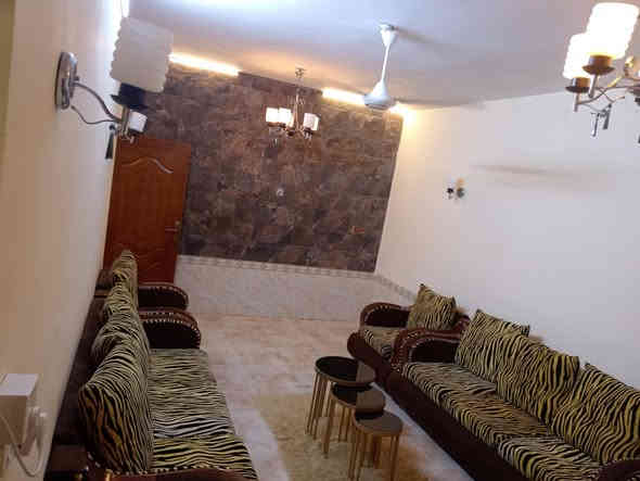 دار للبيع ابوغريب النصر والسلام مساحته 200متر غرفتين 🛌صاله استقبال مطبخ حمام وعندك حدايق داخل السياج وخارج السياج ارضيه بورسلين كامل سند جديد بأسم راعي البيت شارع عريض خدمات كامله عالي عن الشارع السعر 110 وبي مجال للأستفسار اتصال أو مراسله واتساب ***********
