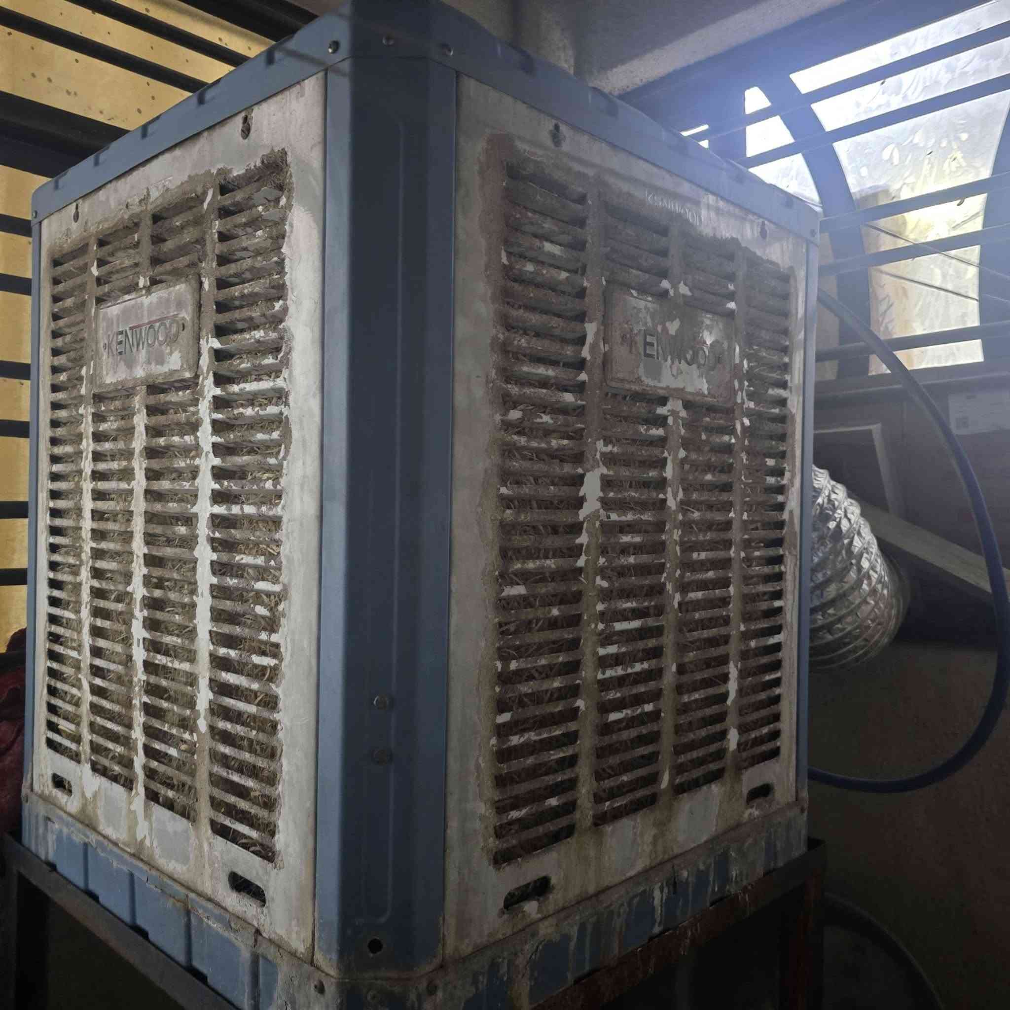 السلام عليكم 
غراض منزليه للبيع 
*غساله 15 كيلو كرافت  السعر  ١٦٠ الف 
*سخان كهربائي جديد مستخدم شي قليل ١٥٠ الف 
* مبرده برفاب  سعر ١٠٠ وبيها مجال 
يوجد لدينا توصيل 
***********
