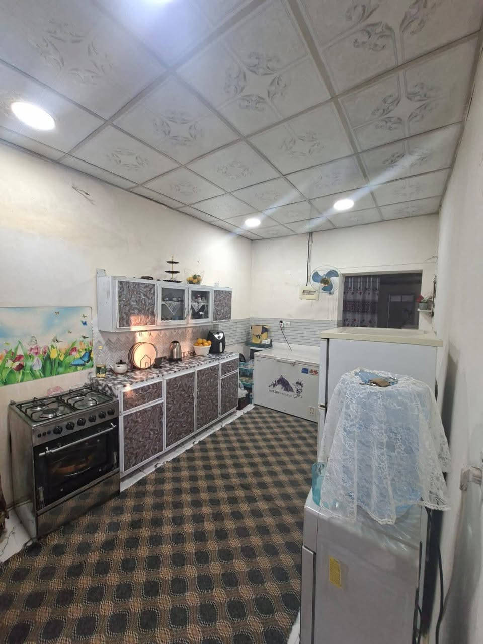 سلام عليكم،   للبيع او مراوس حسب القناعه مشتملات2 طبك الضباط الاولى مساحة 266 
المشتمل الاول طابقين غرفتين نوم وصالتين وصحيات2 وكراج 
المشتمل الثاني غرفه ومطبخ  وصاله واستقبال وصحيات وكراج وحديقه 
سند25 بسمنه 
المشتملين حلوات محدثات سقوف وسيراميك 
اليحب يتواصل وياي اني صاحب العقار 
***********
