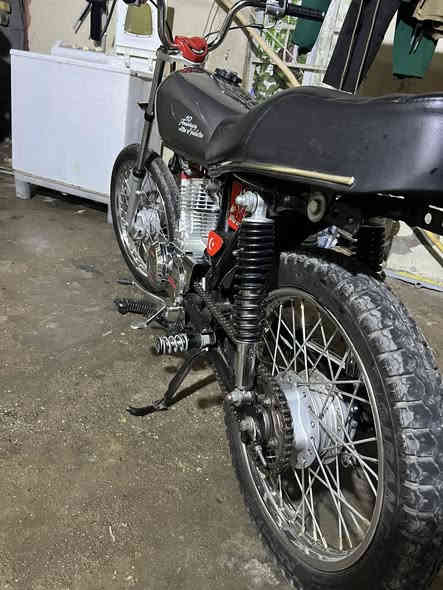 سلام عليكم شباب دراجه يراني كامل مواصفات طيار دراجه ماناقصه شي مكفوله كفاله عامه مكينه تيربو أوراق سكنر  السعر700 وبيه مجال  دراجه كفاله عامه وبعد انضف من صور  (***********) شراي يتصل
