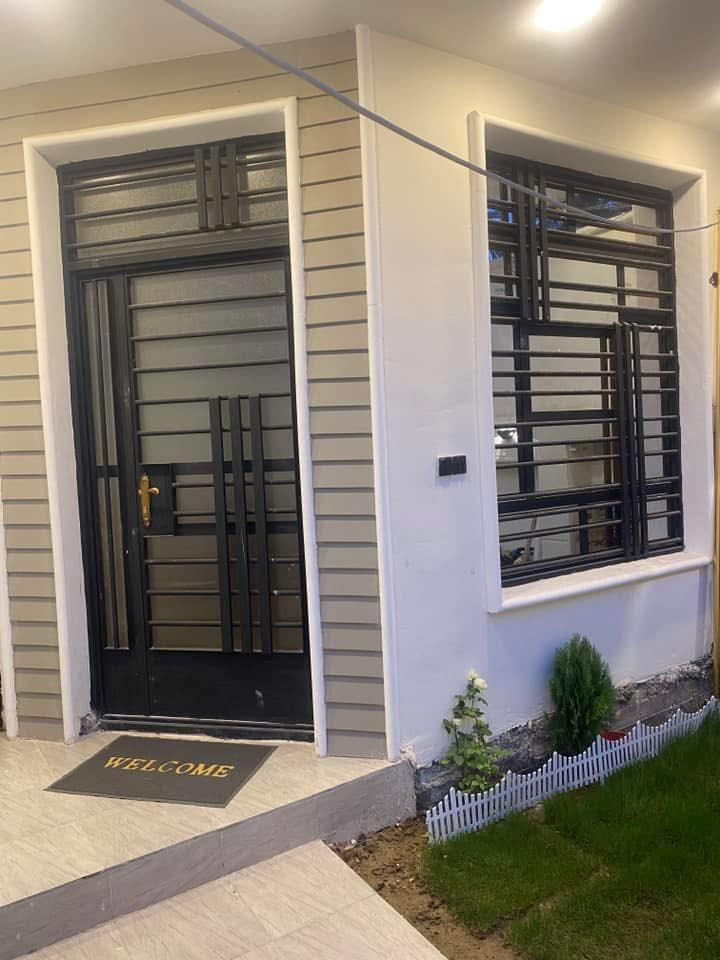 السلام عليكم
بيت للبيع مساحة ١٠٥ متر 
واجهة 5.50 م
نزال 19 م
بناء حديث  
السعر 110 مليون 
نوع السند مناصفة
الموقع بالملالي 
قرب سيطرة الزنجيل
مقابيل اسواق قدوري
***********
