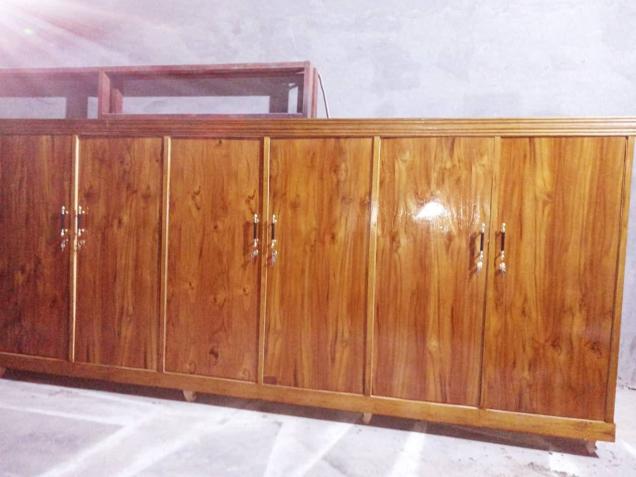 موجود منضد مكلفة بنشر منضد 6 خانات كل خانه وحدها قفل ويده وقاطع جديد شغل اليوم كمل الي تريده


**إذا كنت صاحب هذا الإعلان وتريد حذفه لأي سبب، رجاءا أرسل رسالة إلى الدعم الفني**
