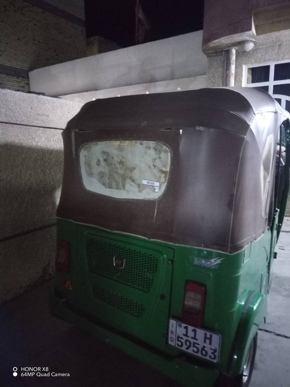 سلام عليكم تكتك للبيع موديل 21 شهر 11 يوم 28 تكتك بسمي سعر 8200 وبيها مجال حك الجيه مامتواجد بلفيس اني مكلف بلنشر اتصل وتدلل ***********
