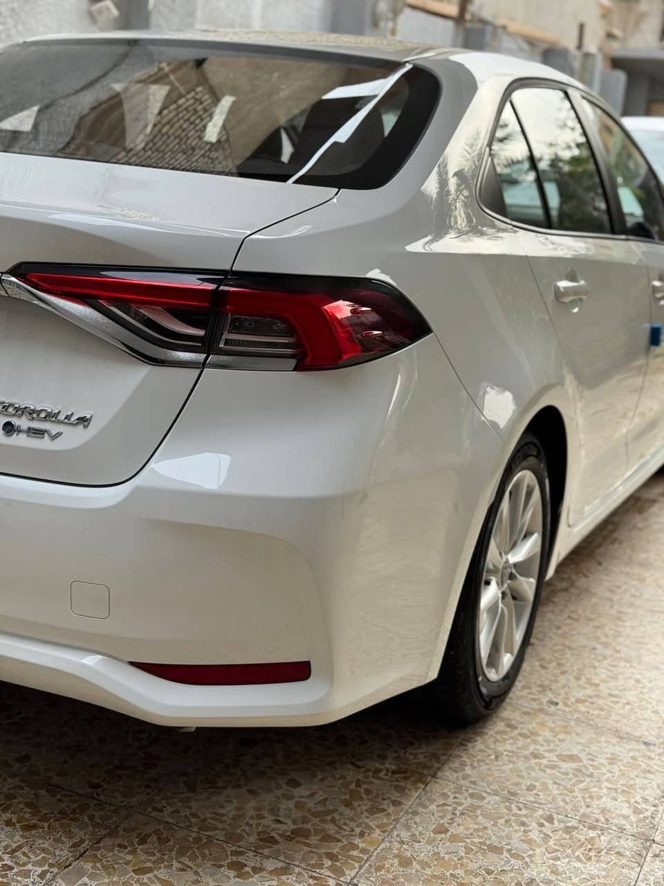 سلام عليكم 
كورلا هايبرد ♻️
سعر ١٤٩ 
موديل 2024 
ممشى السيارة 26.000 الف فقط 
مواصفات 
فتحة سقف 
رادارة 
كامرة خلفية 
بصمة تشغيل 
دخول ذكي 
تحكم مقود كامل 
تحديد مسار 
قياده ذاتيه 
شاشة كبيرة 
وباقي الموصفات المعروفه 
السيارة جديده جداً بدون صبغ بدون تبديل جاهزه من جميع النواحي 
مكان السيارة بغداد شارع فلسطين  
هاتف   ‭0771 522 6031‬
