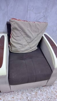 تحم تكمة 10مقاعد مكان الدورة شارع الفلل الاتصال على الرقم 07705388834