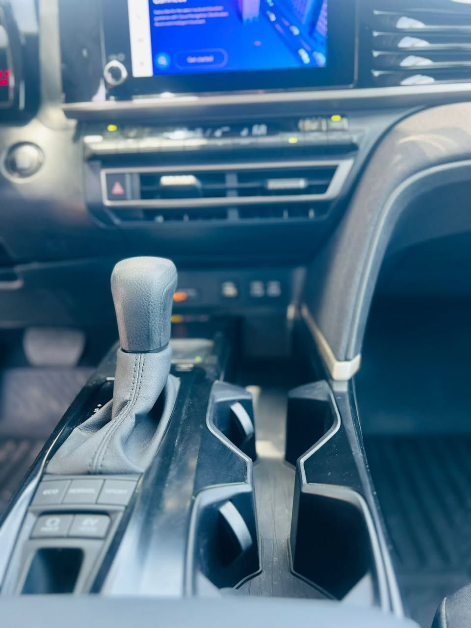 كامري رقم بغداد موديل 2025 لون سلفر فئة le العلامه السوداء يعني اربعه رادار مقعد كهرباء بصمه قطعتين تبريد شحن وايرلس حادث ربع بنيد بدون تبديل 
السعر 220
الاتصال. ***********
