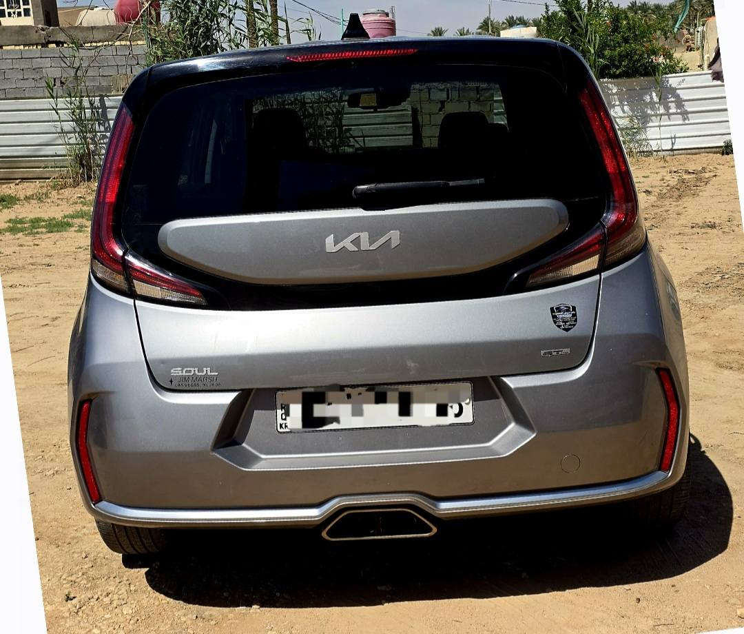 🚗 للبيع: كيا صول (Kia Soul) 
المواصفات الأساسية:الموديل: [: 2023]الممشى: [ 49 
اللون: فضي (Silver) مميز مع فتحه
مرقم أربيل تحويل بأسم المشتري 
.الحالة العامة: السيارة بحالة ممتازة جداً 
(نظيفة جداً من الداخل والخارج)
.أبرز المميزات:تصميم عصري وشبابي وعملي جداً للمدن.شعار كيا (KIA) الجديد.اقتصادية جداً في استهلاك الوقود.المواصفات: [GT-Line] - 
محرك.2000
الحادث جاملغ امامي في امريكا فقط وبارد 
تشمل كاميرا خلفية، شاشة لمس، وأنظمة أمان متطورة
💰 السعر المطلوب: [ ١٦٨  ] (قابل للتفاوض ).
📍 الموقع: [بابل سده الهنديه ]
📞 للتواصل والاستفسار: [ ***********]
