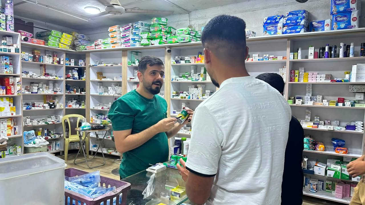 � إلى أهالي الفندية والخاتونية والسورة والبوعلوان والمناطق المجاورة 

نود إعلامكم بأن صيدلية الطيب عصام  والعيادة التمريضية في الفندية متوفرة بخدمتكم بنظام الدوام الخافر وعلى مدار 24 ساعة.

✅ توفير الأدوية والمستلزمات الطبية
✅ حقن ومغذيات وضماد
✅ خدمات تمريضية متنوعة
✅ خدمة الحالات الطارئة ليلاً ونهاراً

حرصاً منا على خدمة أهلنا الكرام وتخفيف عناء الذهاب إلى المناطق البعيدة في الأوقات المتأخرة.

📍 الموقع: الفندية –  الشارع العام.  قرب عيادة عباس حاكم (أبو حنان)
📞 رقم الهاتف: ( ***********)

نسأل الله الصحة والعافية للجميع، ونتشرف بخدمتكم في أي وقت

