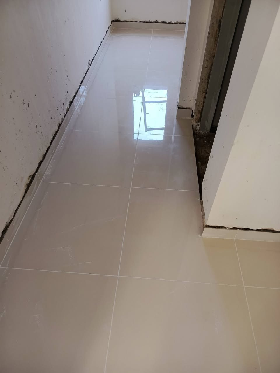 جزء من اعمالنا لعمل ارضيات وجدران سيراميك والرخام بورسلين عمل درجة اولى استلام مهندسين نعمل في بغداد فقط الاتصال واتساب *********** ،،،
