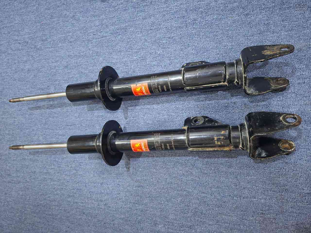 أغراض جارجرللبيع 
زوج دبلات 35 ألف نضافتهن 90%
عبوة دورنكو مال كصه سعرها 35 ألف
مرايه جهة السايق 20 ألف
نوزلات موديل 18 30 ألف 
كربلاء ***********
