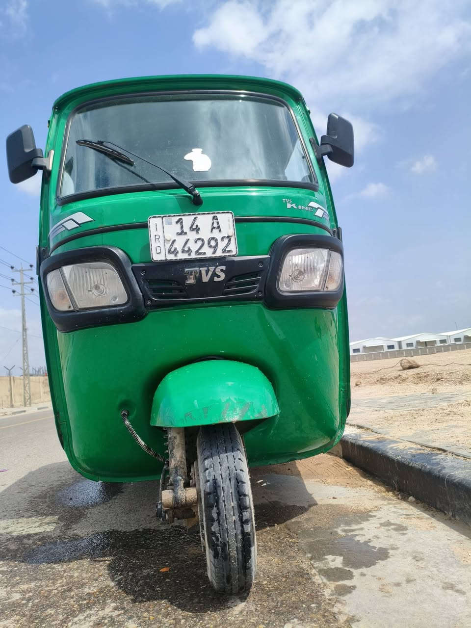 سلام عليكم تكتك للبيع موديل 2023طالعة بل 2025تكتك جديدة رقم وسنوية بسم لشريكة مكاني لبصرة ابو الخصيب ***********
