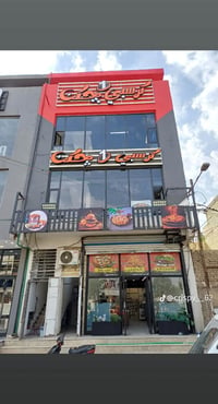 مطعم • ٣طوابق • موقع عالمي