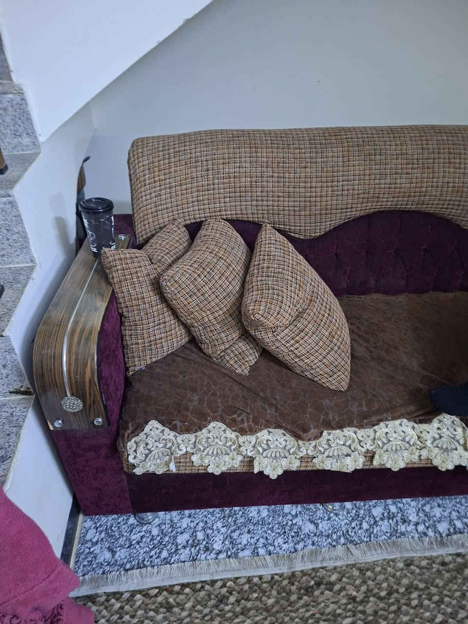 للبيع بسعر 50 الف وكرسي اخر موجود العنوان الفردوس  اليرده يخابرني ***********
