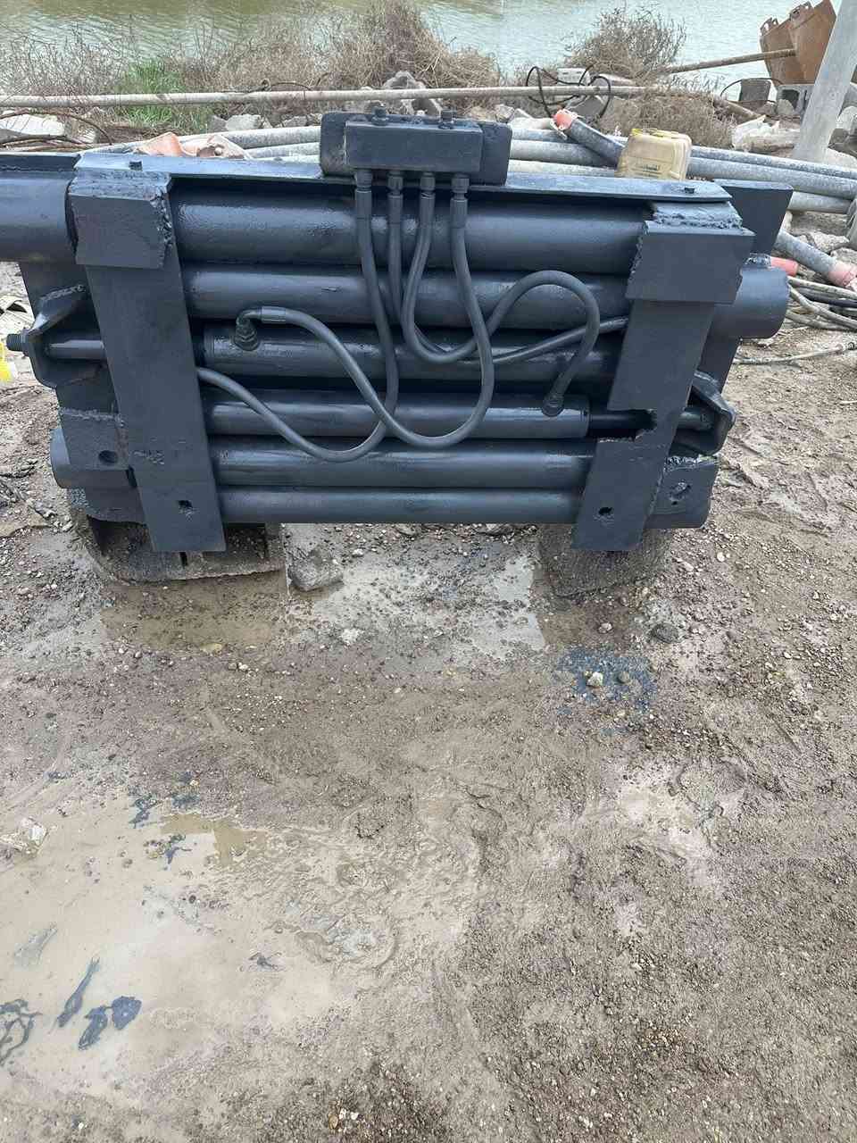 سلام عليكم حاضن بلوك جديده سعره6ورقات  وبيه مجال الاتصال ***********
