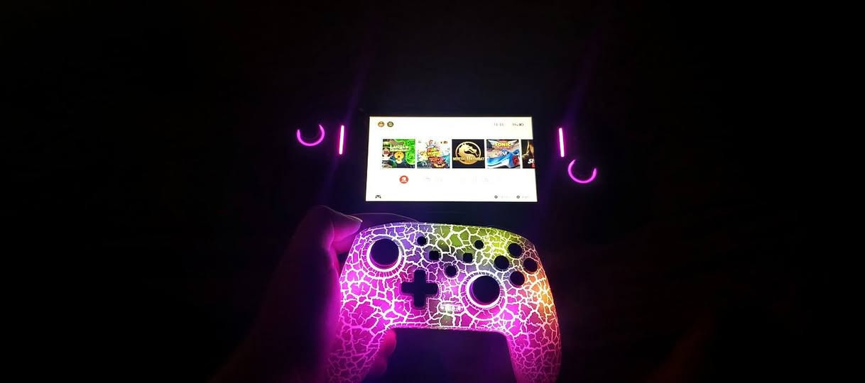 نينتندو سويتش V2 محسن مهكر ( اونلاين + اوفلاين ) 

 ذاكرة 256 نضافة 90٪ خالي من المشاكل و الاعطال تفحصه امام المندوب تشوف شي ميعجبك ترجعه

 ويا دوك + شاحن اصلي ويا يدات سويتش اصليات 2 و جنطه و كفر حماية وشاحنه كلهن اصليات 

 ويا جويستك احترافية تشتغل ( PC / ايفون / اندرويد / سويتش ) + بيها ضمان سنه 

 السعر مع الجويك 300 

بدون الجويك قفل 280 

متوفر توصيل لكامل محافضات العراق


**إذا كنت صاحب هذا الإعلان وتريد حذفه لأي سبب، رجاءا أرسل رسالة إلى الدعم الفني**