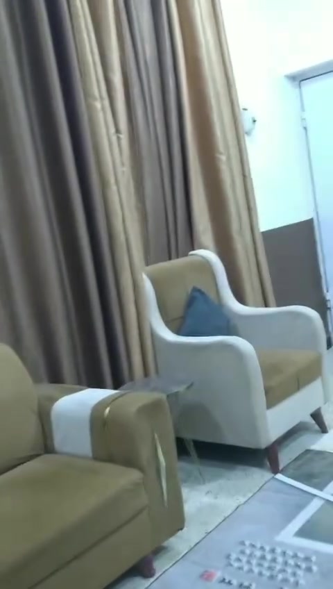 تخم عشر مقاعد صار شهر من ماخذينه وياه كوشات مكانه ميسان لعرضات سعره 350 الي يريده يتصل عل رقم ***********
