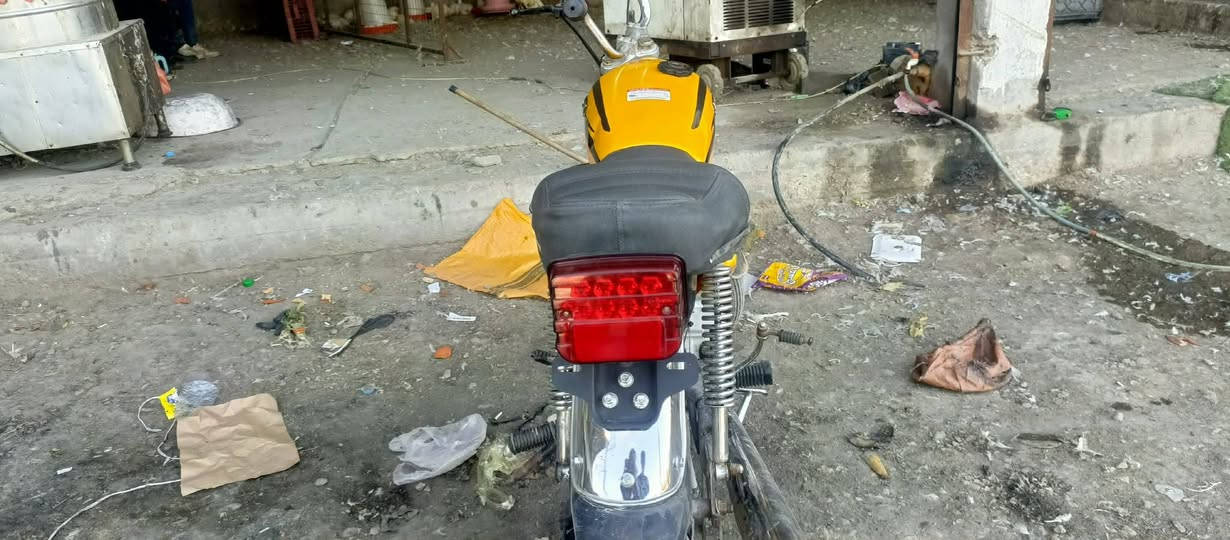 سلام عليكم
دراجه لبيع موديل 2022 كلك السعر 300 وبيه مجال مكينه جديده مال نامه 
تواصل ع رقم ***********
