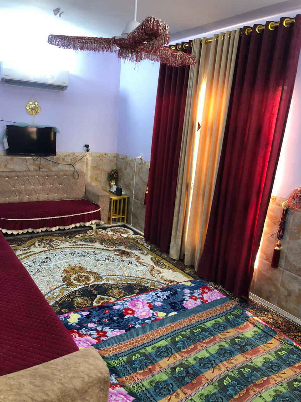 السلام عليكم دار للبيع  الموقع الطاقه الدار ملك المساحه ١٢٤
 يحتوي الدار عل مطبخ و صاله و استقبال و حمام داخلي فقط ويحتوي عل غرفتين نوم و صحيات خارجيه الاستفسار عل الارقام الاتيه***********
