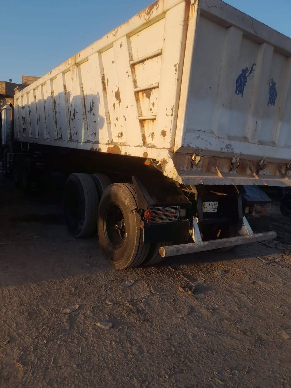 السلام عليكم أخوان عربانه ماموت أماراتيه ٣٤ متر ٢٠٠٨ دنكيرين مجموعه ١٦ ربطه عربانه شاغوله تايرات نص عمر السعر ١٣٥ وبيه مجال رقم الهاتف ***********
