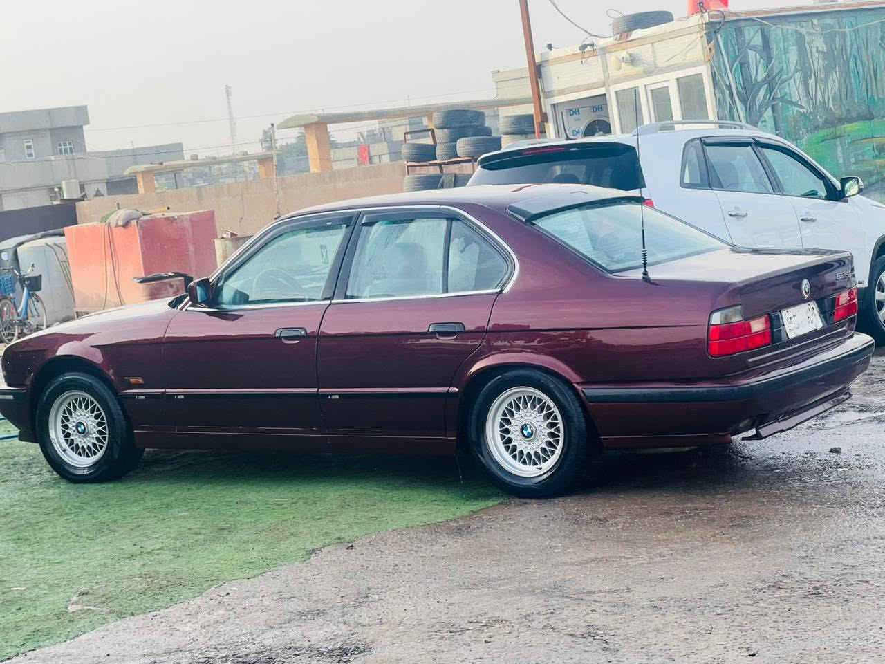 السلام عليكم ورحمة الله وبركاته 
BMW525 
للبيع سياره نظيفه وحلوه احلى من الصور 
كير محرك مفتوح شرط تدفئه تبريد شغال كهربائيات كلها شغاله سياره فقط بطاين تعبانه كلها جديده رقم كركوك دولي رقم مميز سنويه هزه جديده شرط التحويل ماكن السياره صلاح الدين الشرقاط 
 السعر 70 وبيها مجال ويرهم مراوس حسب القناعه 
اتصل وتدلل ‭***********‬
وهذا الرقم بيه واتساب فقط ***********
— في ‏صلاح الدين قضاء الشرقاط‏.
