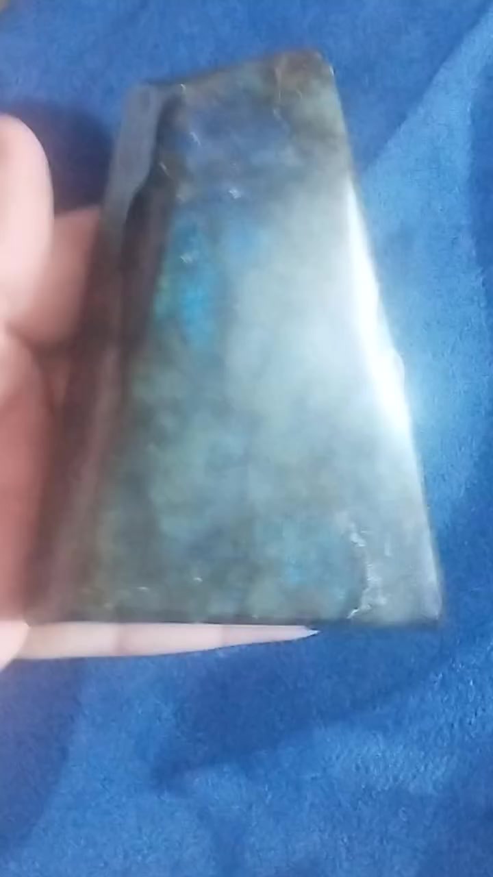 حجر الطاووس قطعة كبيرة وزنهه كيلو اقل بشوي بيهه انكسارات رهيبه وجميلة


**إذا كنت صاحب هذا الإعلان وتريد حذفه لأي سبب، رجاءا أرسل رسالة إلى الدعم الفني**