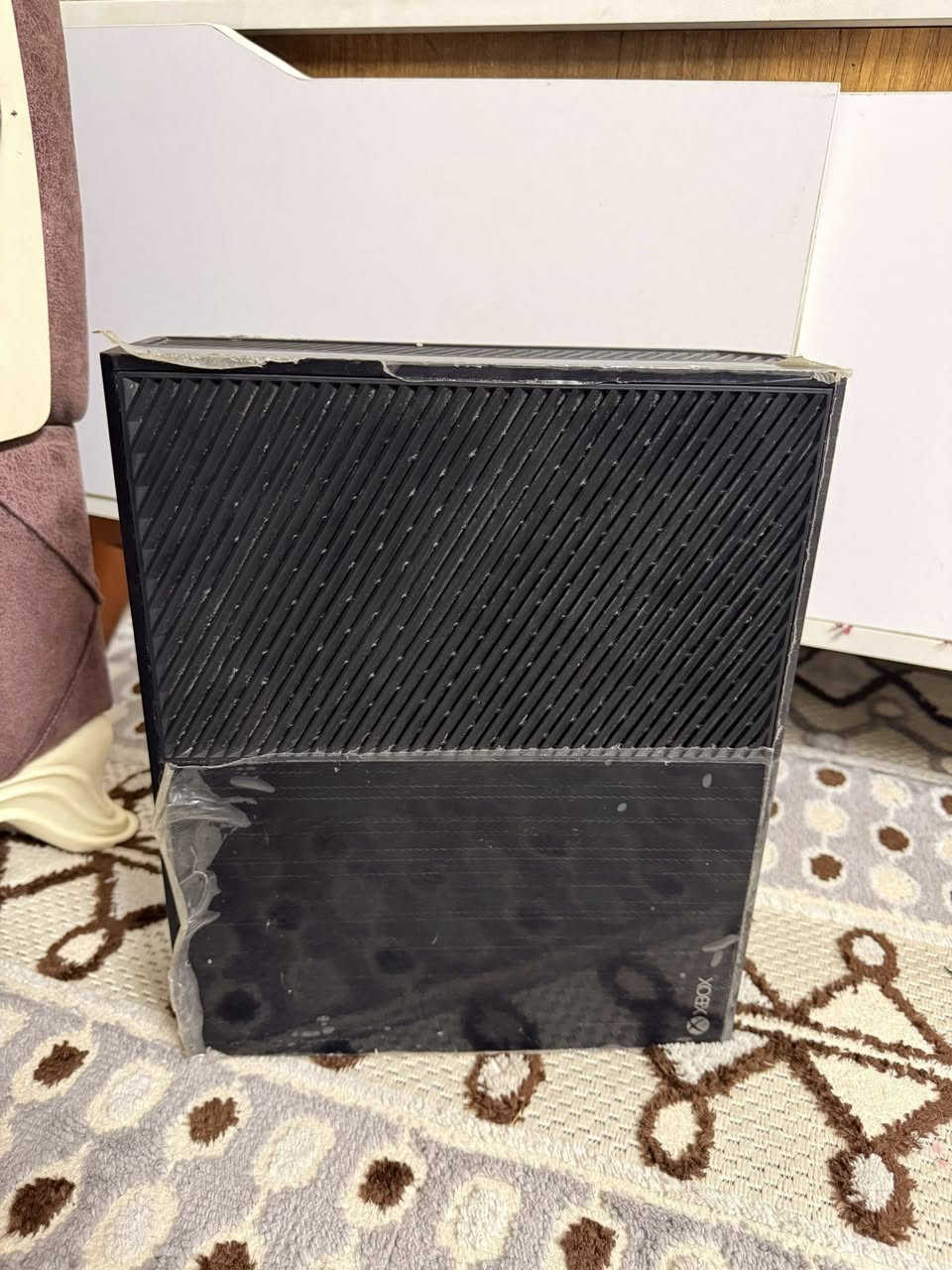 ‏سلام عليكم جهاز Xbox وأن نظيف لوك ستيكر الجهاز ابد ما داخل صيانة ويا حساب السعر 100\ الرقم ***********
