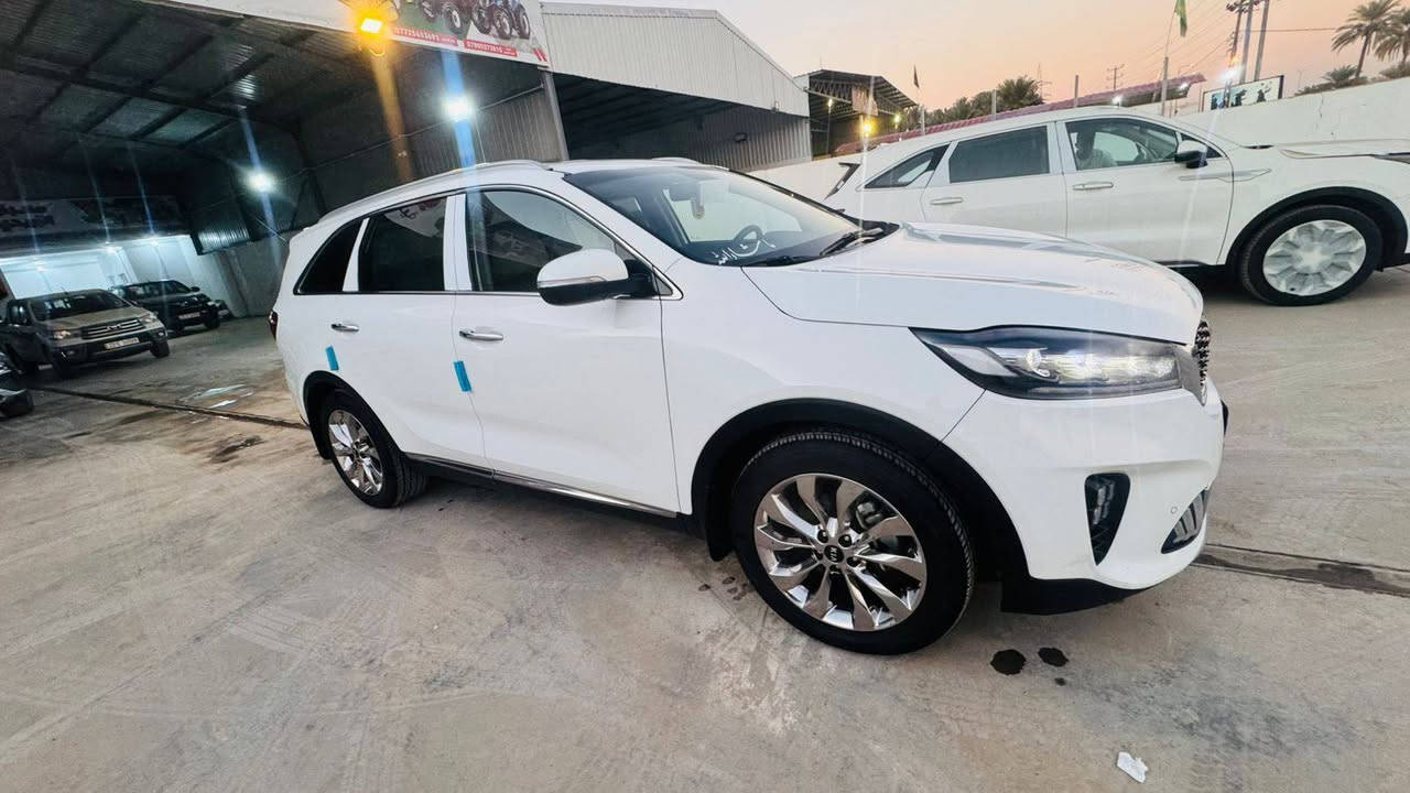 السلام عليكم سورينتو20 خليجي اربيل جديدة مكفولة شرط السونار ماشيه94 الف 
مواصفات
مكينة 6سلندر
7 راكب
بصمة ابواب وتشغيل
بردات جانبيه
حساس امامي خلفي 
شاشه كامره دوارة
شاحن لاسلكي
صندوق كهرباء
مرايات كهرباء
دبل شباك
لد امامي خلفي
مود درايف
لايت زنون 3 عدسات
دبل كشن كهرباء وجلد

واسط الزبيدية  ***********
