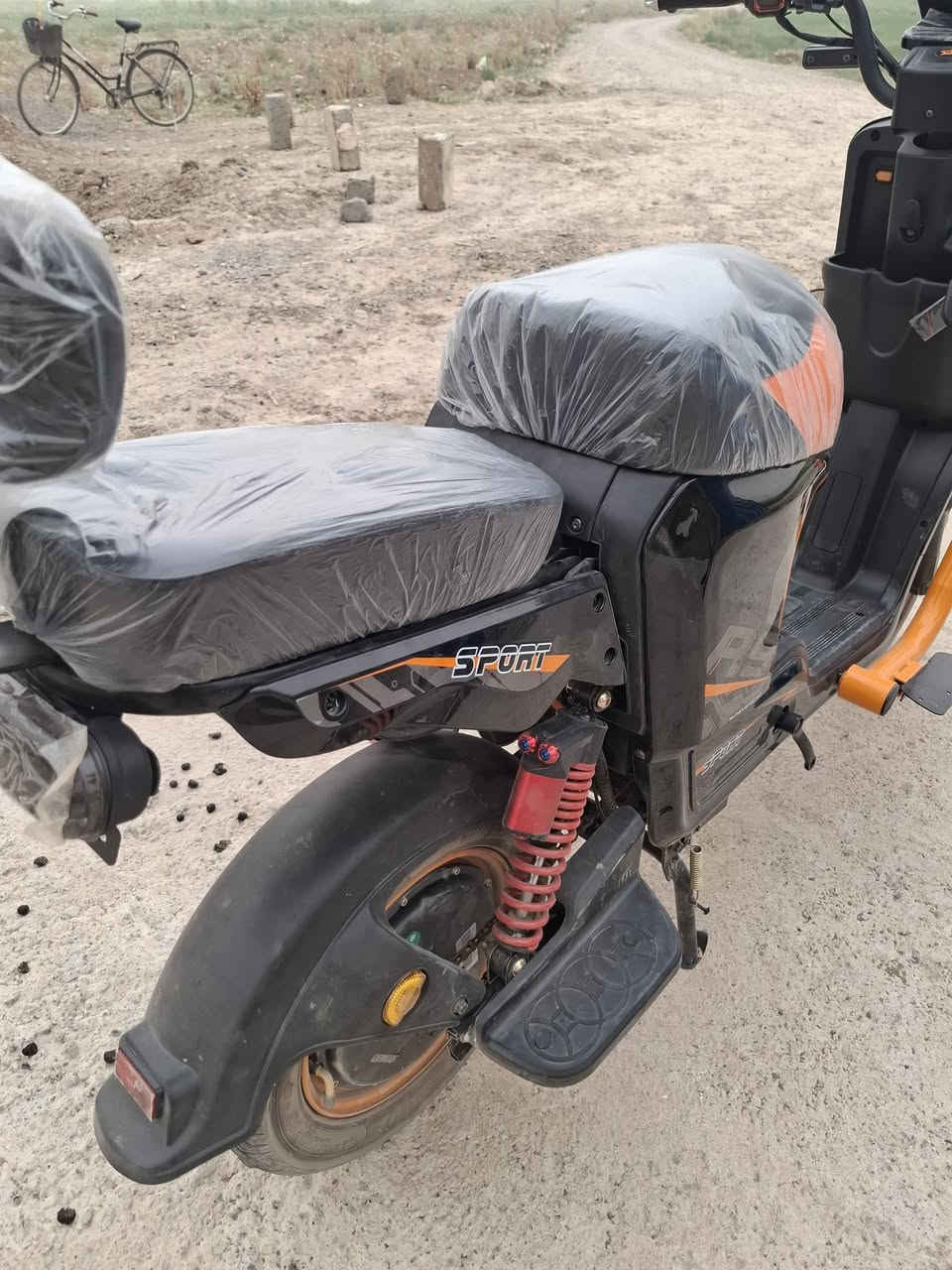 سلام عليكم
R9 للبيع جديد مستخدم شي قليل 
ثلث انضمة تشغيل سويج وبصمه وكارت
5 باتري 32 امبير ملف 2000W
السعر 450 وبي مجال شي قليل
الاتصال *********** مكان العيثه
