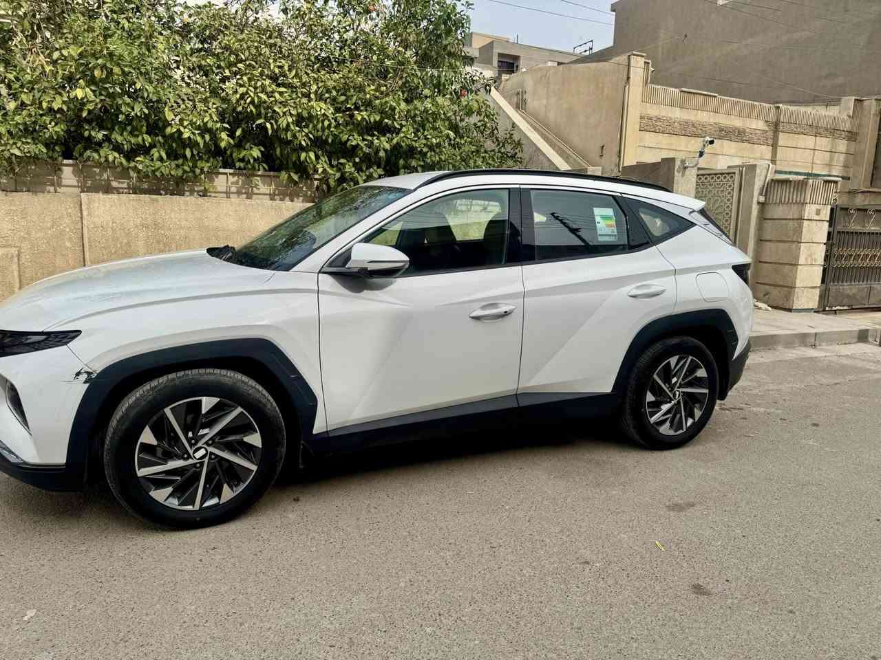 توسان خليجي 2024
مكينه 2000
بصمه
كراسي امامي كهربائيه
قطعتين تبريد 
مرايه كهربائيه شفط
تشغيل عن بعد
اناره ترحيب 
ما بيه حادث فقط الطخات الي بالصوره 
والعداد مال المشي قابل للزياده 
السعر 215$
للاتصال ***********
