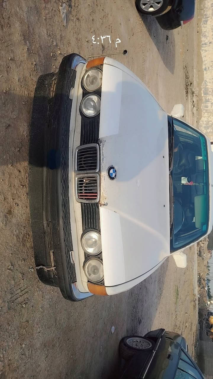 يالله..  السلام عليكم..  بي ام دبليو حجم ٧٣٠ اصل مكينة ٣٠ مفتوح موديل ٩١ كير اوتوماتيك.. رقم بغداد الماني.. كير مكينه حدادية كهربائيات ضفيرة بلاد تخم تاير سلايت روف جاهزة بدون حادث بدون صبغ عالبلاد فقط تكحيل شلعه ترايك بصرة *********** واتساب السعر ٤٨ وبيها مجال مكان السيارة ديالى خان بني سعد
